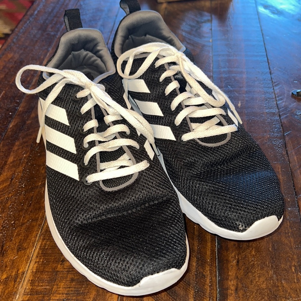 Adidas men’s size 10 black and white sneakers - Picture 4 of 11